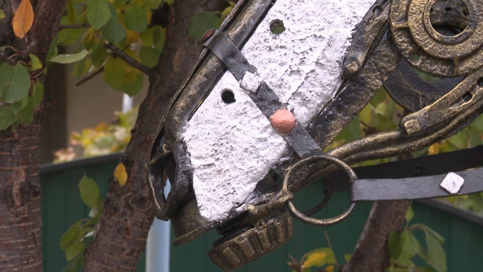 Мастер из Октябрьского района создал арт-объект в честь хлебопашцев Мастер из Октябрьского района создал арт-объект в честь хлебопашцев