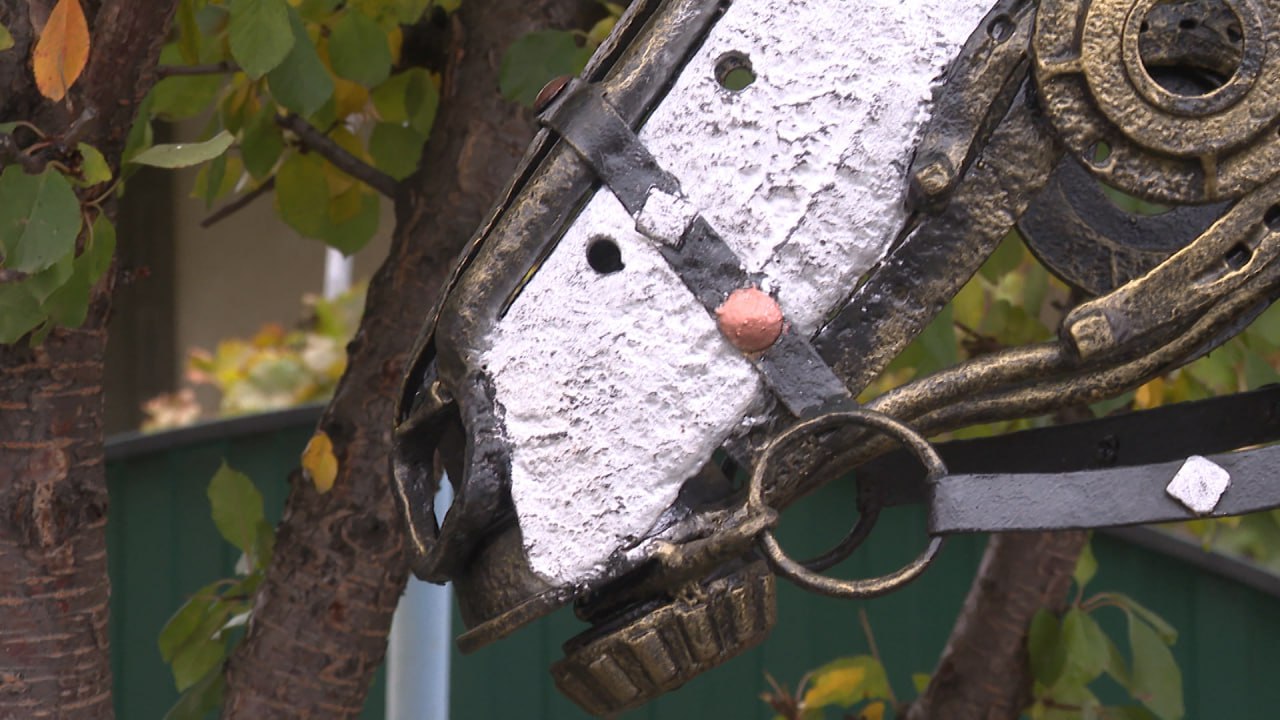 Мастер из Октябрьского района создал арт-объект в честь хлебопашцев Мастер из Октябрьского района создал арт-объект в честь хлебопашцев