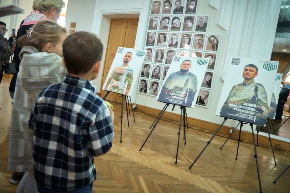 В Волгоградском музыкальном театре состоялась торжественная церемония открытия интерактивной выставки «Зал воинской славы»