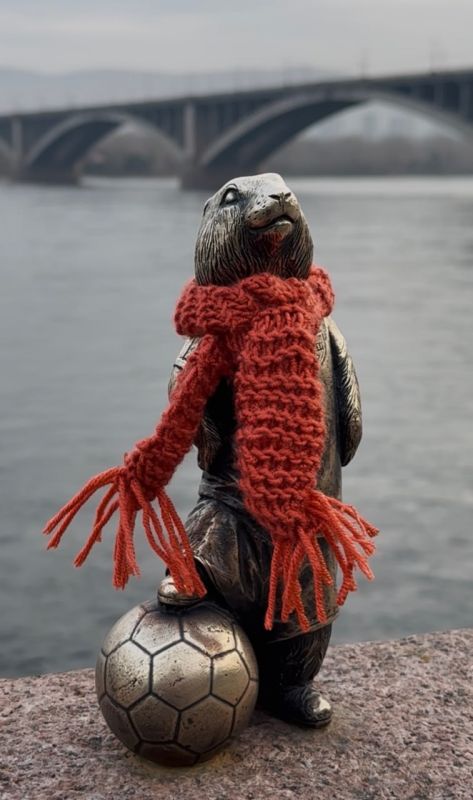 Продолжаем серию постов о бронзовых сусликах из Красноярска