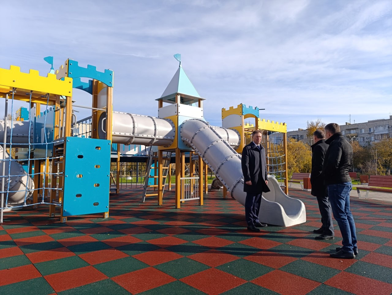 В Кировском районе завершено благоустройство сквера имени Николая Руднева