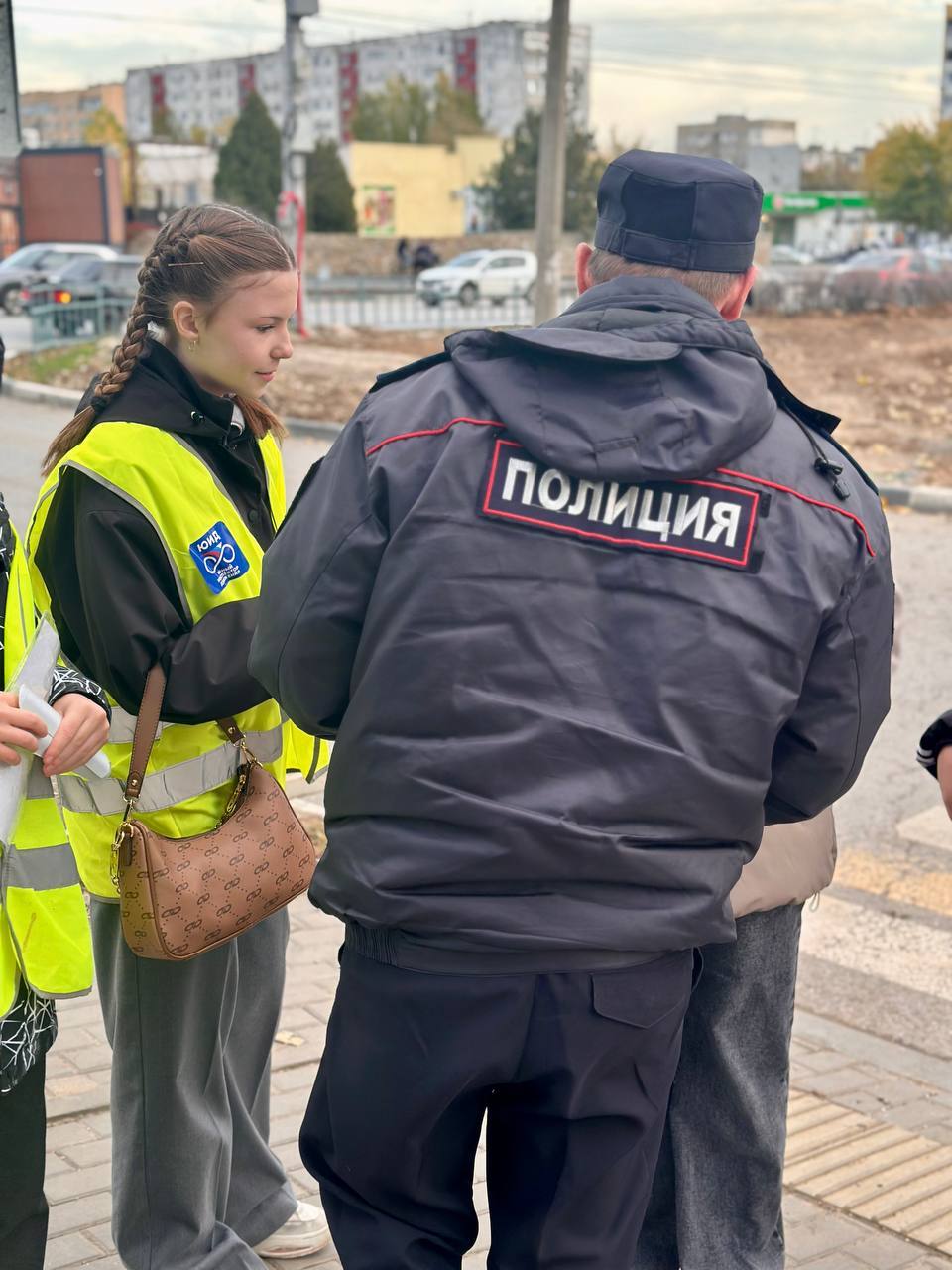 Профилактическая акция «Засветись» прошла в Волжском Профилактическая акция «Засветись» прошла в Волжском