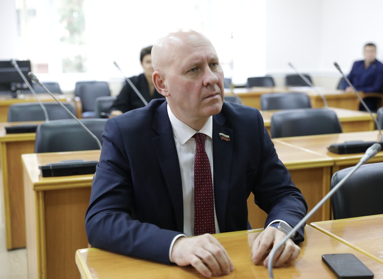 В Волгоградской городской Думе продолжается системная работа по формированию перечня уличных лестниц, требующих ремонта в первоочередном порядке В Волгоградской городской Думе продолжается системная работа по формированию перечня уличных лестниц, требующих ремонта в первоочередном порядке