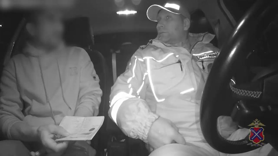 В Краснооктябрьском районе полицейские задержали нарушителя правил дорожного движения за дачу взятки инспектору ДПС