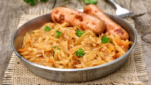 Запах тушеной капусты не разлетится по всей квартире: добавьте в блюдо вот что