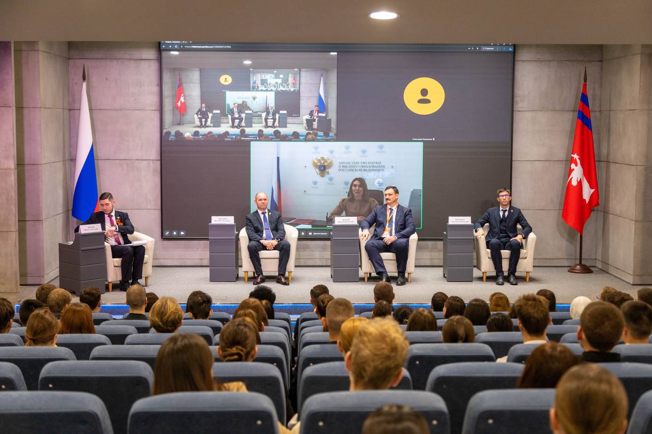 В Волгограде начал работу форум «Юг России на страже продовольственной безопасности страны» В Волгограде начал работу форум «Юг России на страже продовольственной безопасности страны»