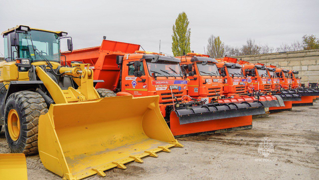 В Волгограде проверили готовность дорожной техники к зимнему периоду В Волгограде проверили готовность дорожной техники к зимнему периоду