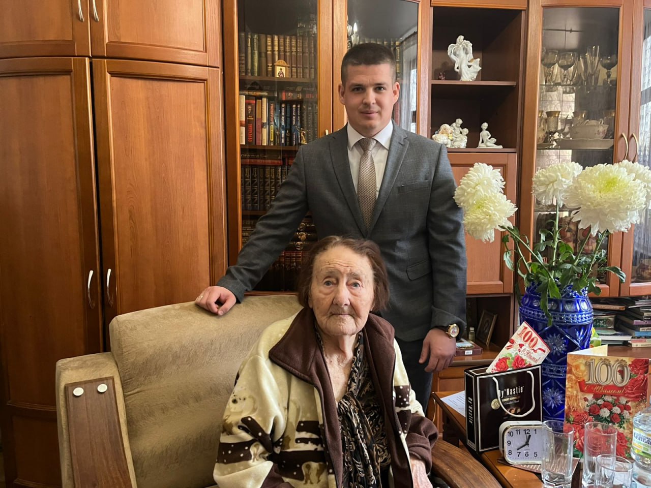 Ветеран труда Елизавета Афанасьевна Рогожкина отметила 100-летний юбилей Ветеран труда Елизавета Афанасьевна Рогожкина отметила 100-летний юбилей