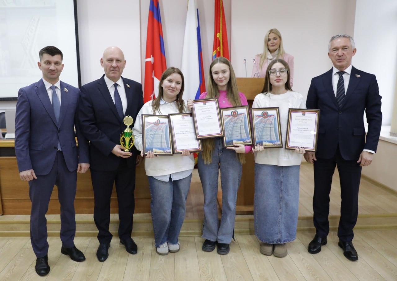 Студенты факультета архитектуры и градостроительного развития ВолгГТУ стали победителями Всероссийского творческого конкурса на лучший проект памятных архитектурных придорожных знаков на 3-й Продольной магистрали Волгограда Студенты факультета архитектуры и градостроительного развития ВолгГТУ стали победителями Всероссийского творческого конкурса на лучший проект памятных архитектурных придорожных знаков на 3-й Продольной магистрали Волгограда