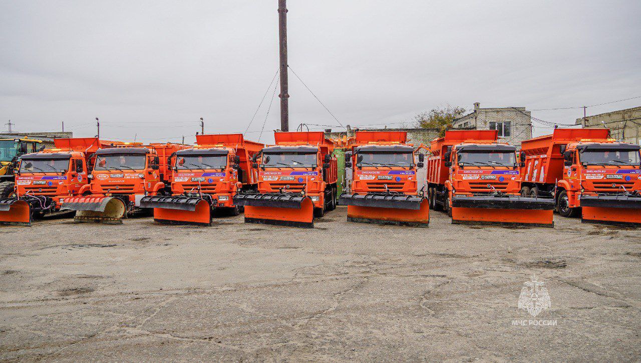 В Волгограде проверили готовность дорожной техники к зимнему периоду В Волгограде проверили готовность дорожной техники к зимнему периоду