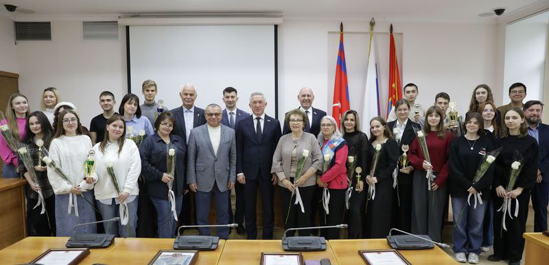 Студенты факультета архитектуры и градостроительного развития ВолгГТУ стали победителями Всероссийского творческого конкурса на лучший проект памятных архитектурных придорожных знаков на 3-й Продольной магистрали Волгограда Студенты факультета архитектуры и градостроительного развития ВолгГТУ стали победителями Всероссийского творческого конкурса на лучший проект памятных архитектурных придорожных знаков на 3-й Продольной магистрали Волгограда