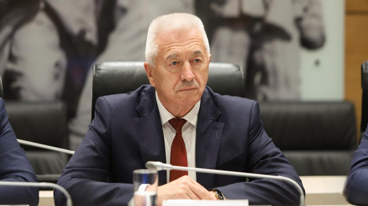 Сегодня в ходе рабочей встречи губернатор Волгоградской области Андрей Бочаров обсудил с главами муниципальных образований реализацию проектов развития региона Сегодня в ходе рабочей встречи губернатор Волгоградской области Андрей Бочаров обсудил с главами муниципальных образований реализацию проектов развития региона