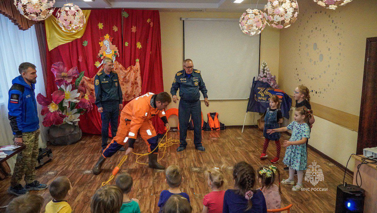 Урок безопасности для воспитанников социально-реабилитационного центра Урок безопасности для воспитанников социально-реабилитационного центра