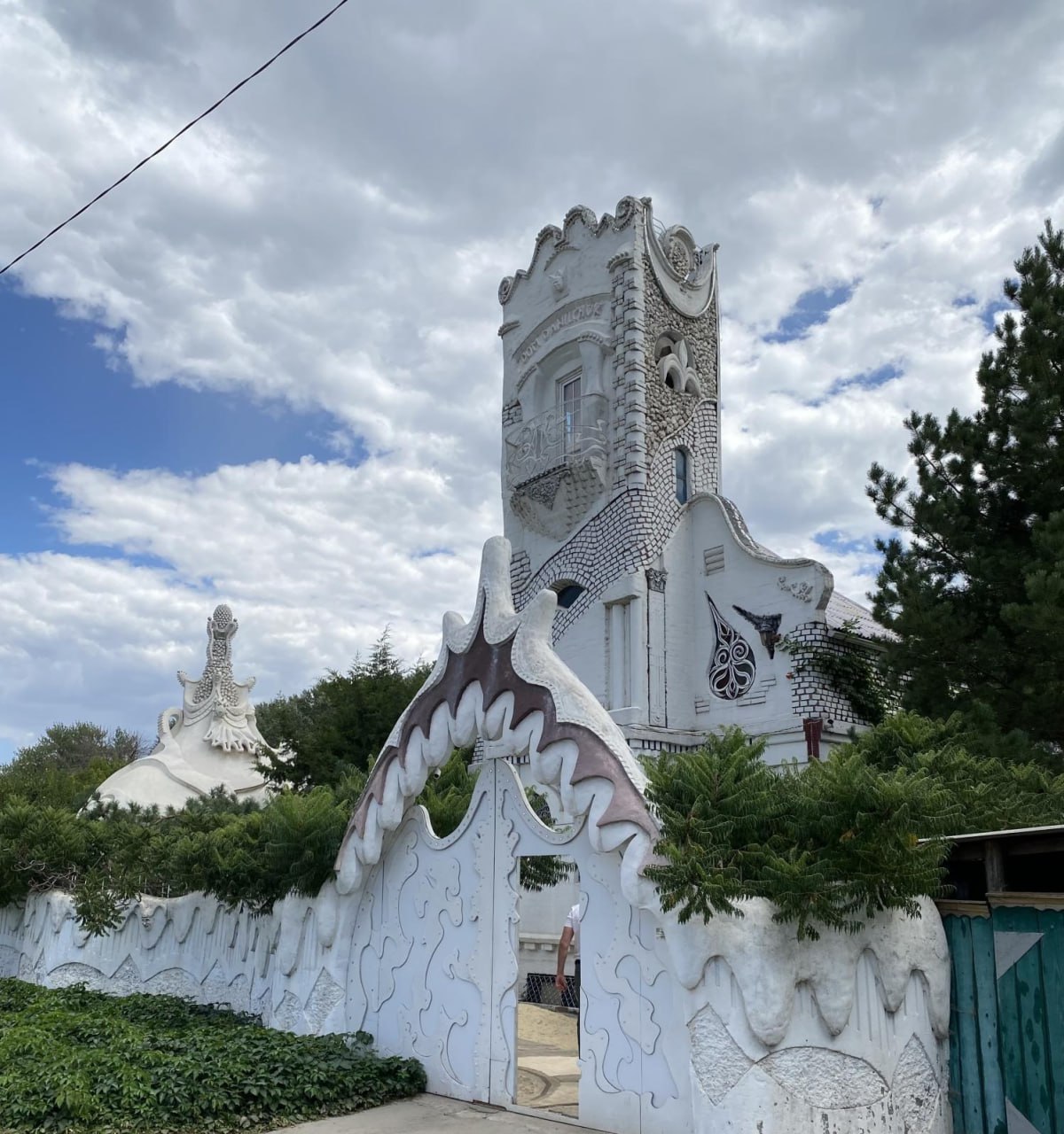 Сахарный замок — одна из достопримечательностей новой архитектуры Волгограда Сахарный замок — одна из достопримечательностей новой архитектуры Волгограда