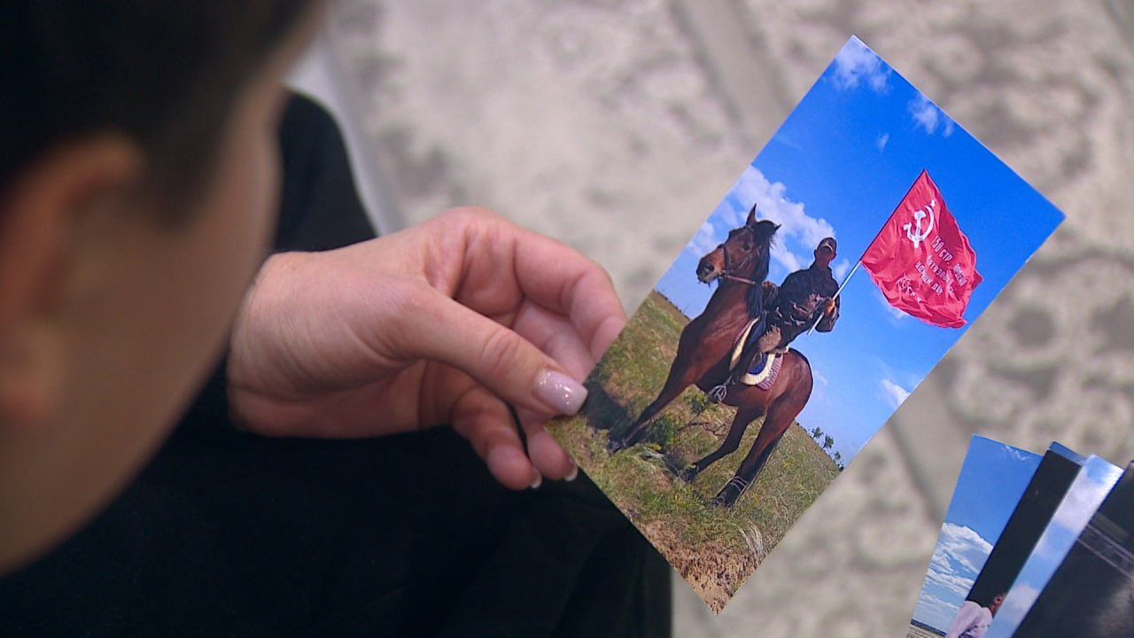 В Волгограде простились с участником СВО, сыгравшим Николая Батюка в фильме «Сердце комдива» В Волгограде простились с участником СВО, сыгравшим Николая Батюка в фильме «Сердце комдива»