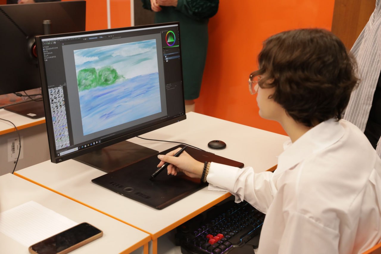 Сегодня уникальную волгоградскую «Школу креативных индустрий», которая совсем недавно открылась в Кировском районе на базе детской школы искусств «Воскресение», посетили первый заместитель председателя Волгоградской... Сегодня уникальную волгоградскую «Школу креативных индустрий», которая совсем недавно открылась в Кировском районе на базе детской школы искусств «Воскресение», посетили первый заместитель председателя Волгоградской...