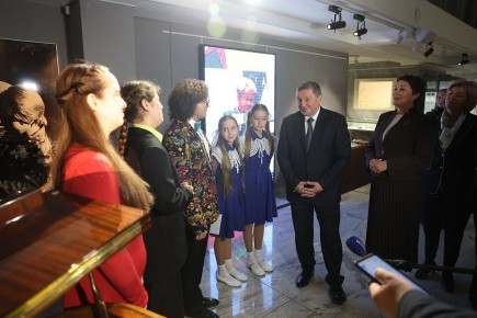 В Волгограде открылась выставка личных наград Александры Пахмутовой