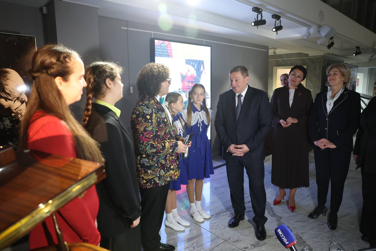 «Спасибо за песни! Награды А. Н. Пахмутовой»: в Волгограде открылась уникальная выставка к 96-летию прославленной землячки