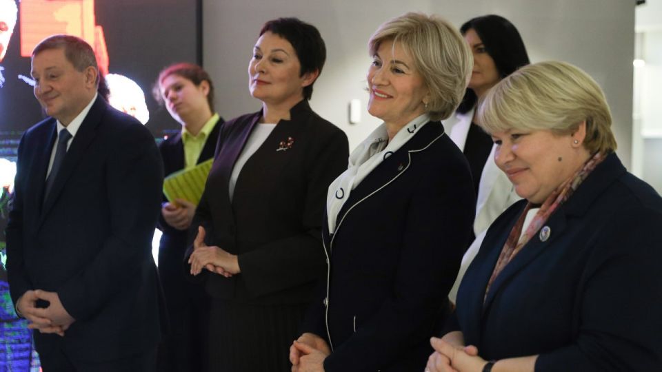 В Волгограде открылась уникальная выставка «Спасибо за песни! Награды А. Н. Пахмутовой», приуроченная к 96-летию прославленной землячки