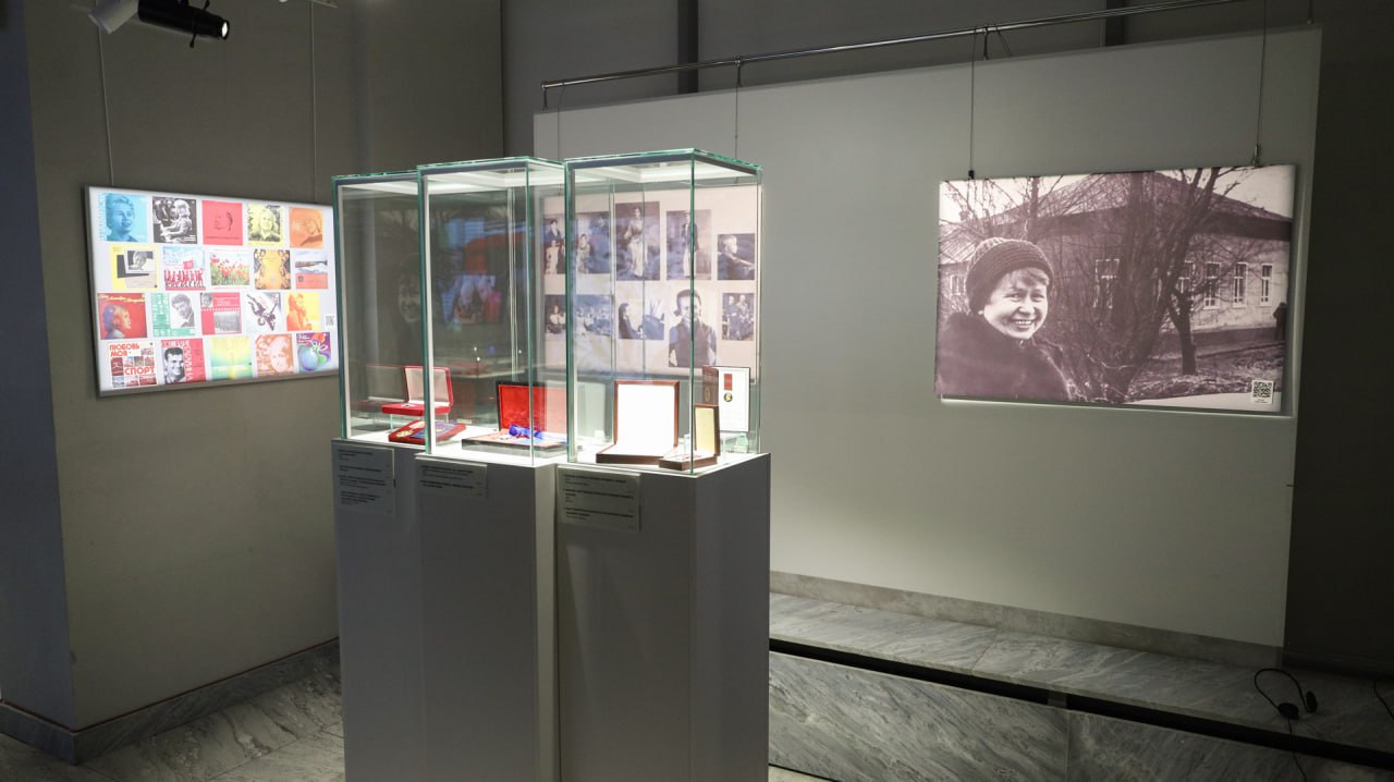 В Волгограде открылась уникальная выставка «Спасибо за песни! Награды А. Н. Пахмутовой», приуроченная к 96-летию прославленной землячки В Волгограде открылась уникальная выставка «Спасибо за песни! Награды А. Н. Пахмутовой», приуроченная к 96-летию прославленной землячки