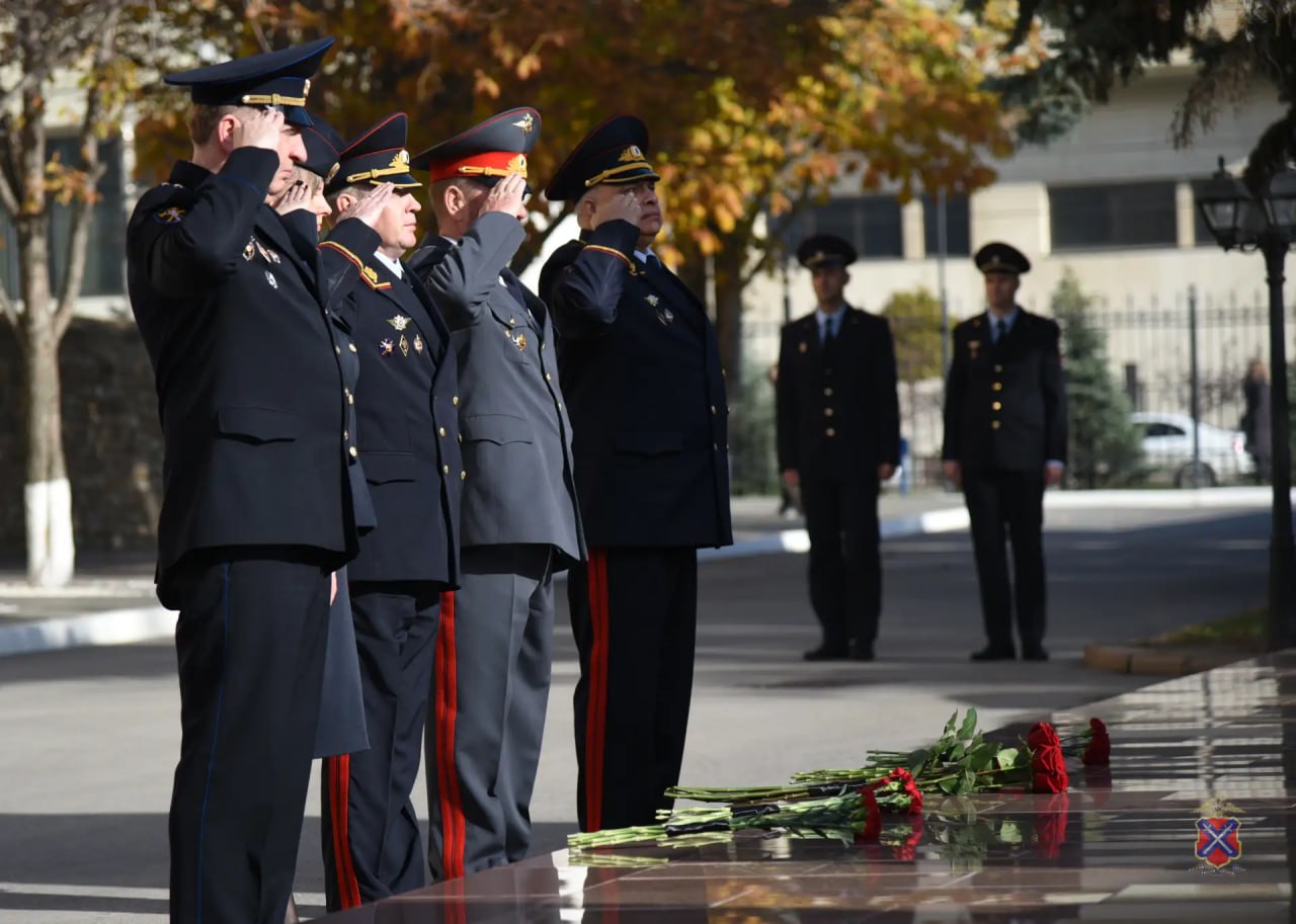 В региональном Главке МВД проходят мероприятия, посвященные памяти сотрудников ОВД, погибших при выполнении служебных обязанностей В региональном Главке МВД проходят мероприятия, посвященные памяти сотрудников ОВД, погибших при выполнении служебных обязанностей