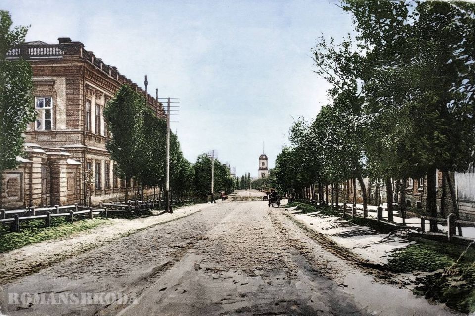 Улица Ленина, до начала 20-х гг. называвшаяся «Успенская», является одной из старейших улиц Волгограда