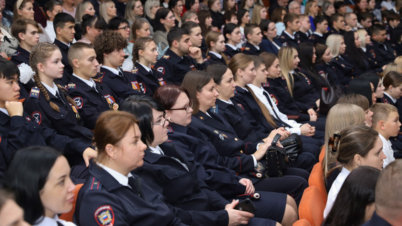В Волгограде чествовали сотрудников органов внутренних дел РФ В Волгограде чествовали сотрудников органов внутренних дел РФ
