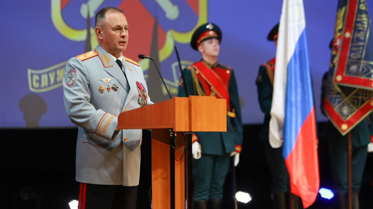 В Волгограде чествовали сотрудников органов внутренних дел РФ В Волгограде чествовали сотрудников органов внутренних дел РФ