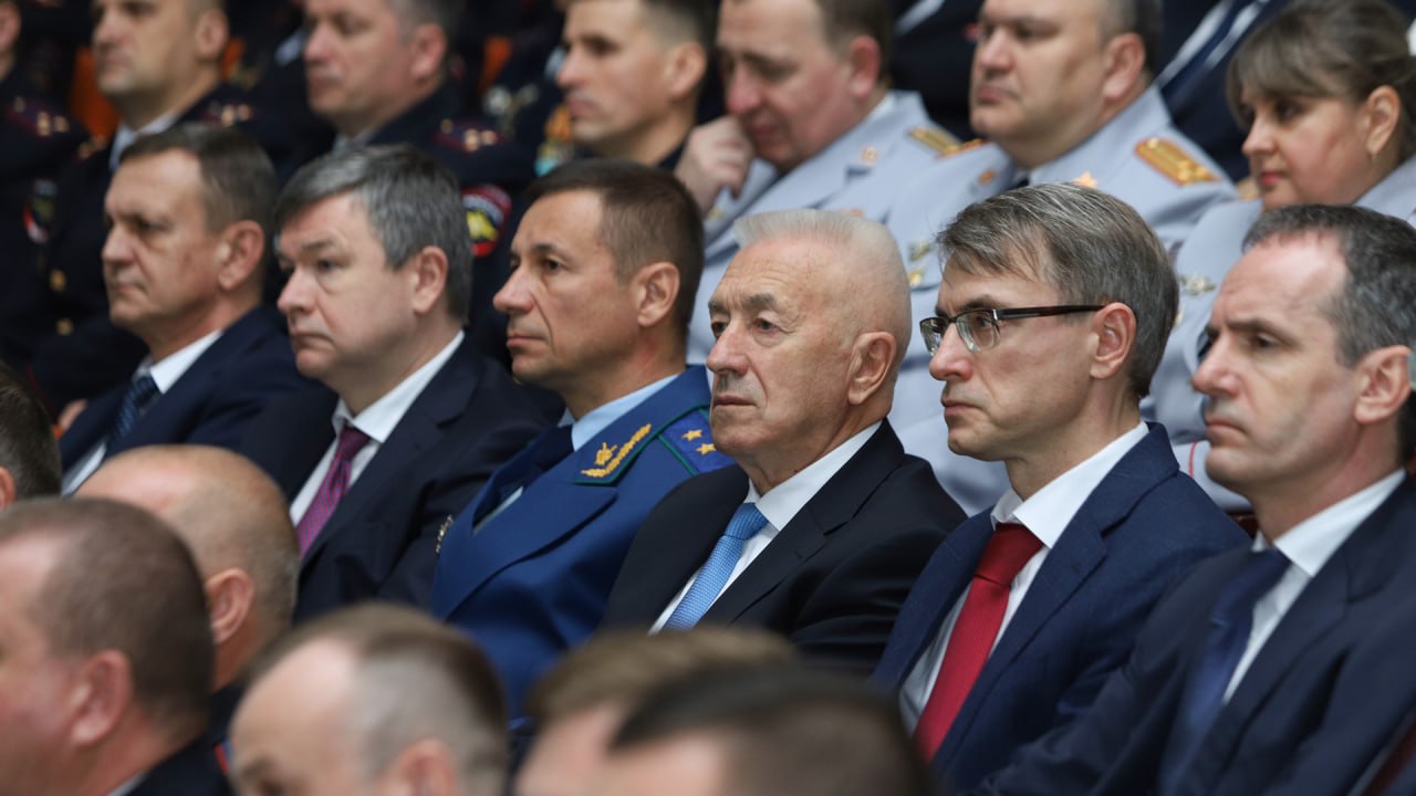 В Волгограде чествовали сотрудников органов внутренних дел РФ В Волгограде чествовали сотрудников органов внутренних дел РФ