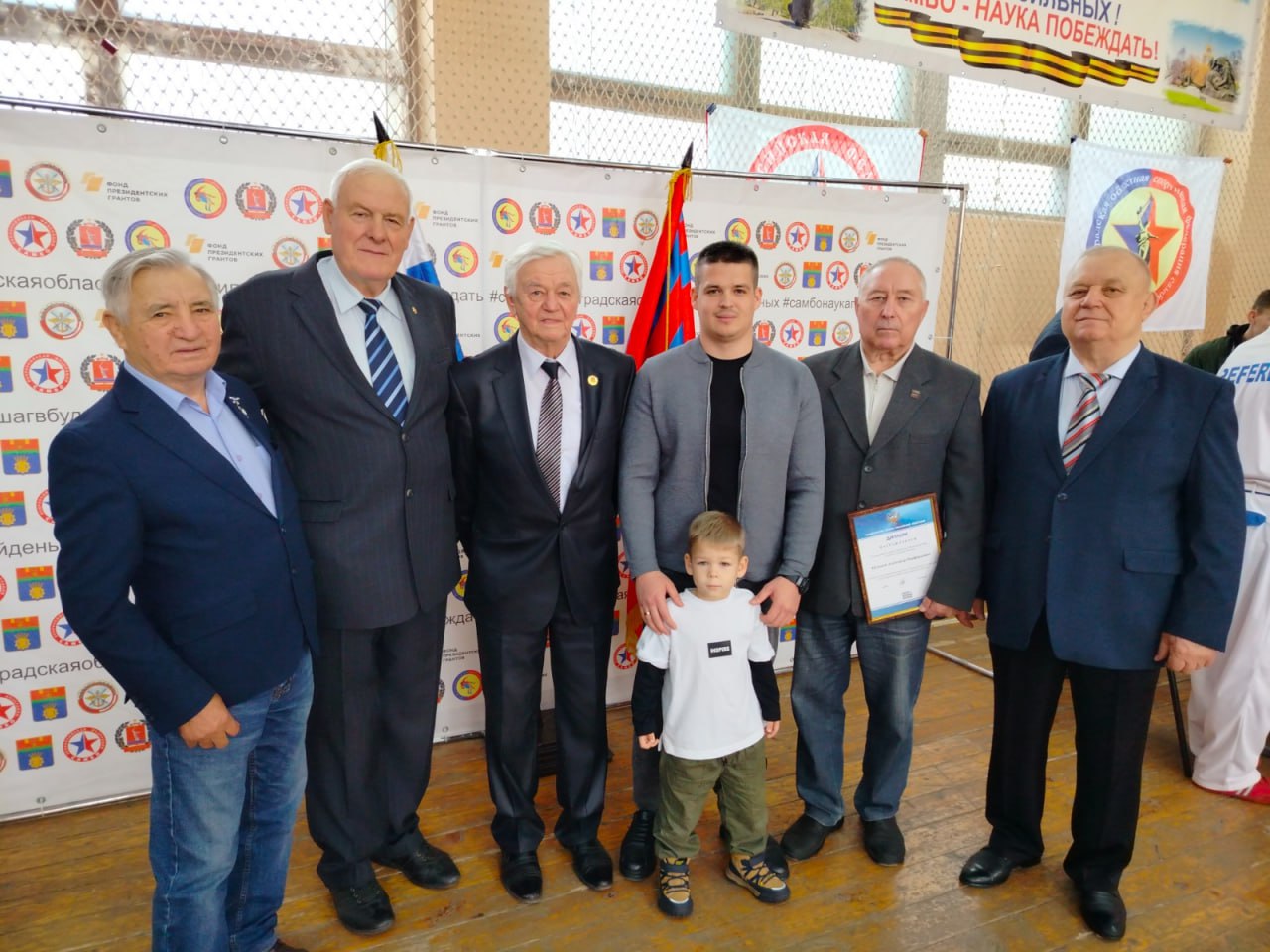 В Волгограде, на базе спортивной школы № 21 Краснооктябрьского района состоялись Чемпионат Волгоградской области по самбо среди мужчин, женщин и мужчин по боевому самбо, а также региональные соревнования по самбо –... В Волгограде, на базе спортивной школы № 21 Краснооктябрьского района состоялись Чемпионат Волгоградской области по самбо среди мужчин, женщин и мужчин по боевому самбо, а также региональные соревнования по самбо –...