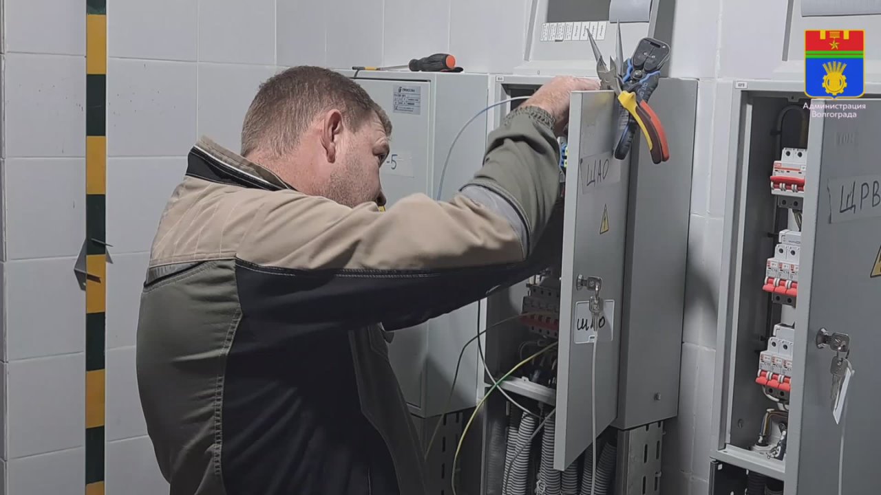 В Красноармейском районе подрядчик завершает работу по монтажу вентилируемого фасада с утеплением здания детского сада №367