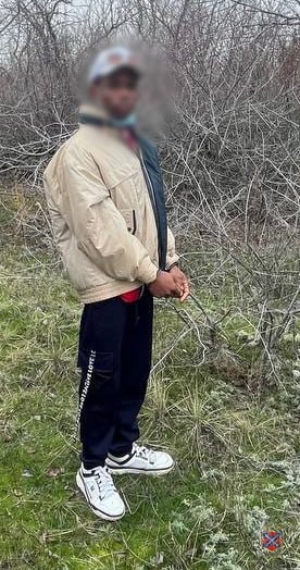 В Волгограде полицейские задержали иностранца, подозреваемого в незаконном обороте наркотических средств В Волгограде полицейские задержали иностранца, подозреваемого в незаконном обороте наркотических средств