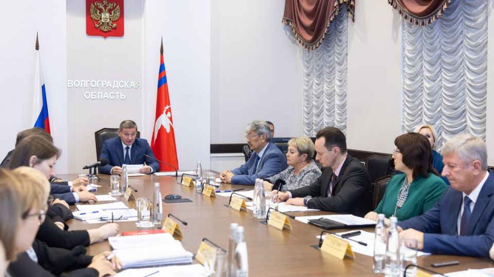 Губернатор Волгоградской области Андрей Бочаров провел совещание по вопросам здравоохранения Волгоградской области