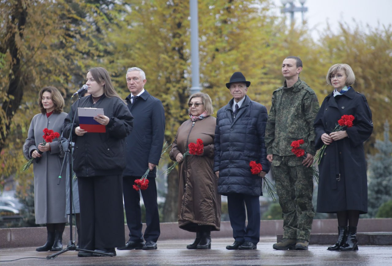 60 лет назад часовые впервые заступили на Пост №1 в Волгограде 60 лет назад часовые впервые заступили на Пост №1 в Волгограде