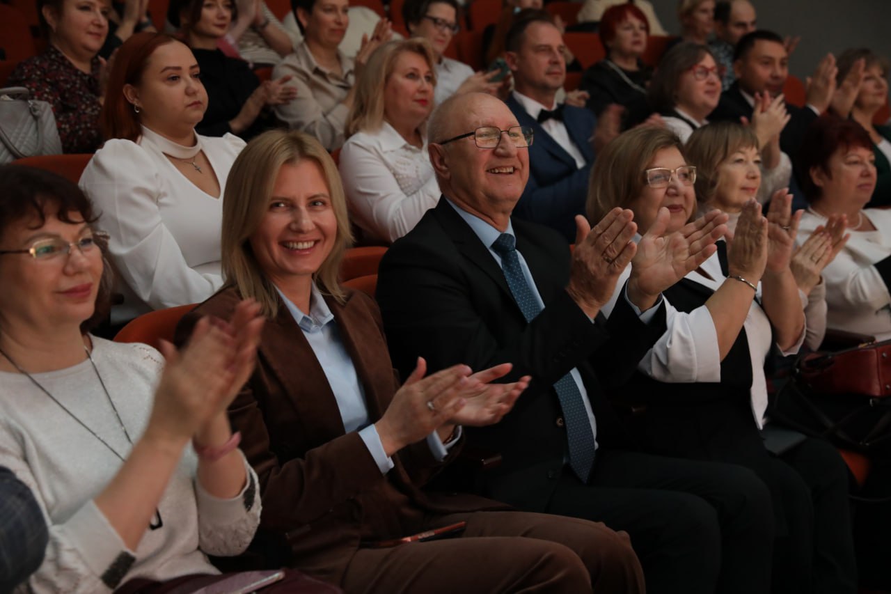 В городском Детско-юношеском центре наградили победителей и призеров городского этапа конкурса профессионального мастерства педагогов дополнительного образования В городском Детско-юношеском центре наградили победителей и призеров городского этапа конкурса профессионального мастерства педагогов дополнительного образования