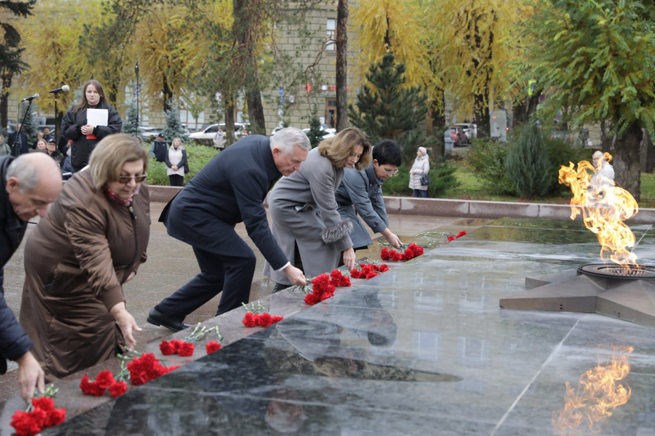 60 лет назад часовые впервые заступили на Пост №1 в Волгограде 60 лет назад часовые впервые заступили на Пост №1 в Волгограде