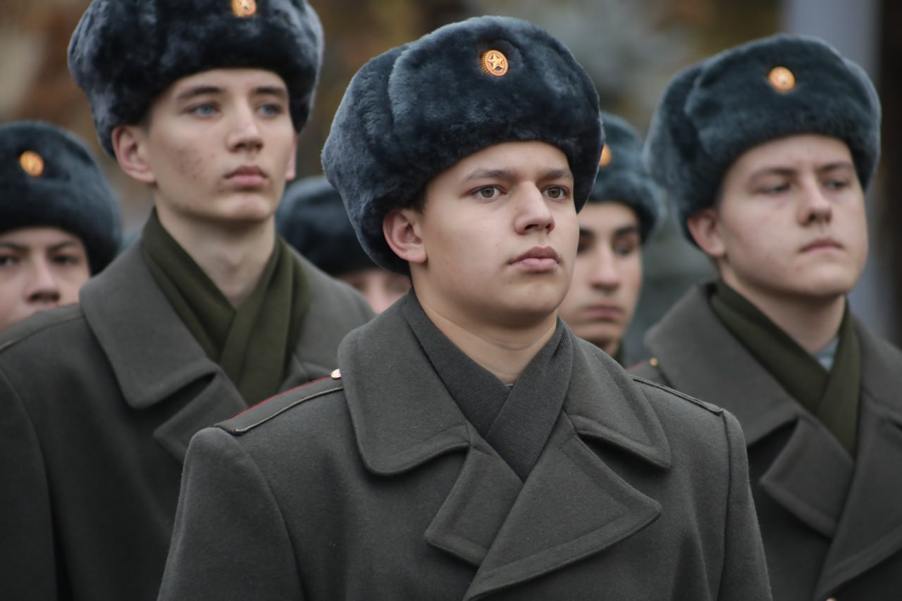 60 лет назад часовые впервые заступили на Пост №1 в Волгограде 60 лет назад часовые впервые заступили на Пост №1 в Волгограде