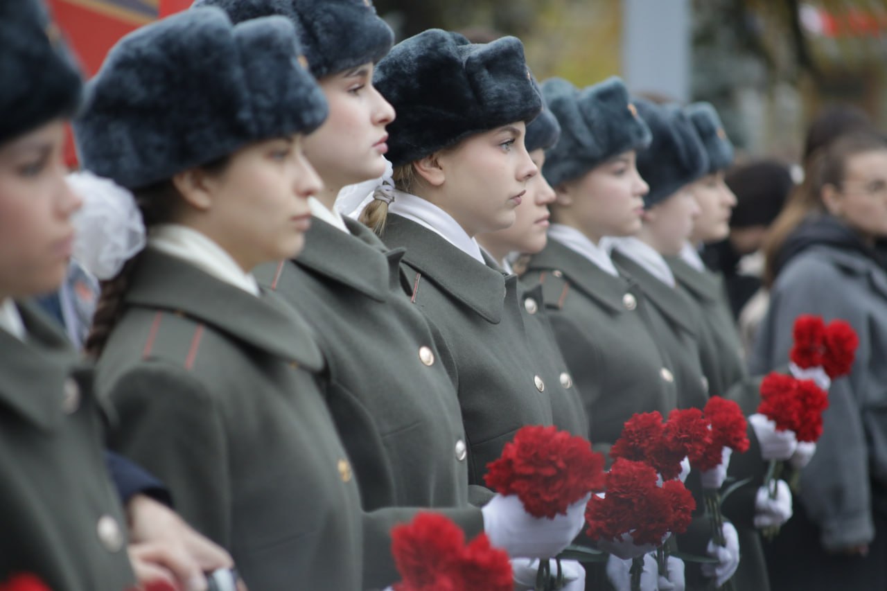 60 лет назад часовые впервые заступили на Пост №1 в Волгограде 60 лет назад часовые впервые заступили на Пост №1 в Волгограде
