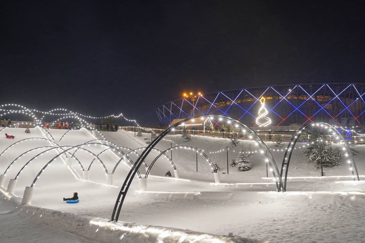 К Новому году ЦПКиО Волгограда украсят более 27 километров гирлянд К Новому году ЦПКиО Волгограда украсят более 27 километров гирлянд