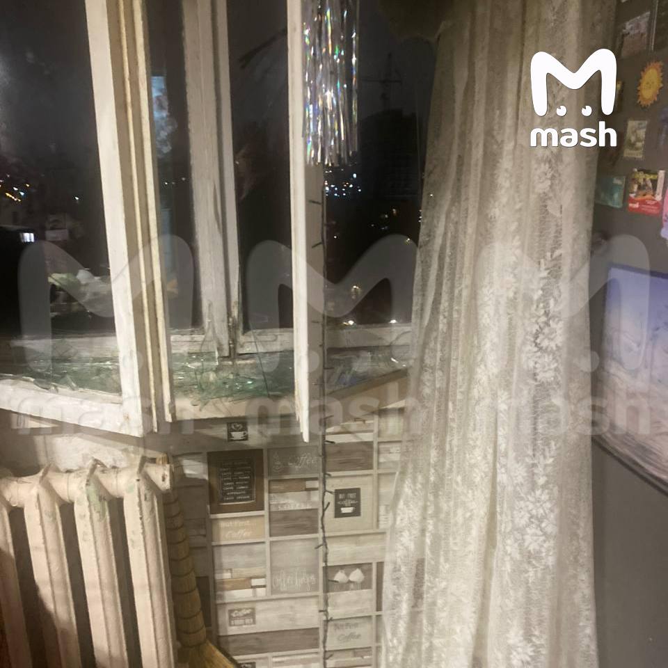 Квартира загорелась после попадания БПЛА в Волгограде Квартира загорелась после попадания БПЛА в Волгограде