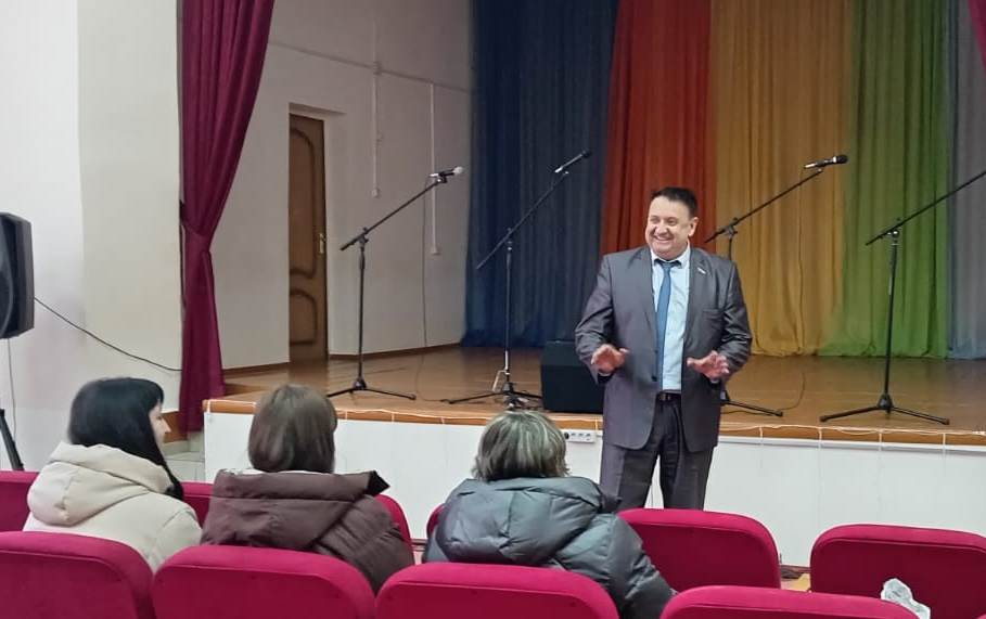 Депутат Волгоградской областной Думы Валерий Могильный побывал с рабочей поездкой в Новониколаевском районе