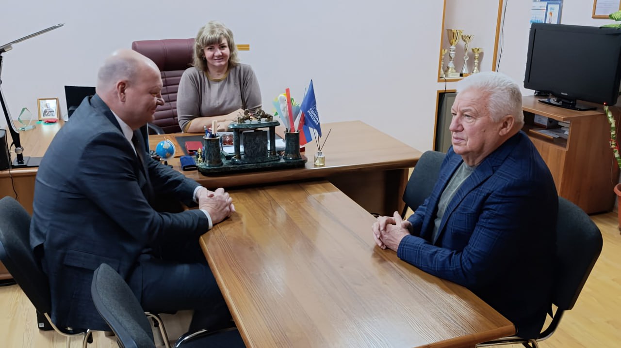 Парламентарий Александр Шевченко посетил Александровское сельское поселение Парламентарий Александр Шевченко посетил Александровское сельское поселение