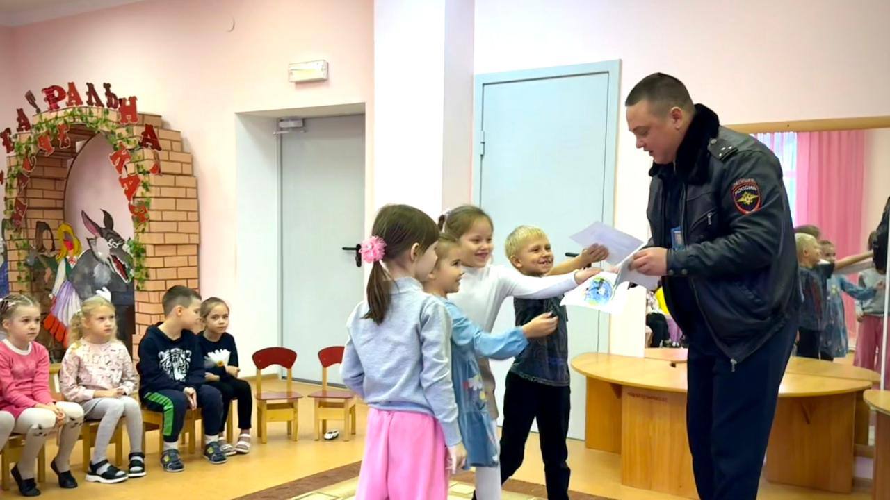 Во Фроловском районе для дошкольников провели профилактическое занятие «Я заметен!» Во Фроловском районе для дошкольников провели профилактическое занятие «Я заметен!»