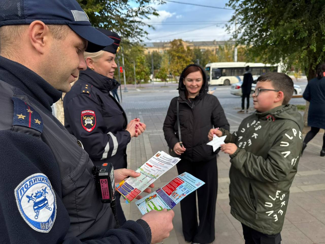 Сотрудники городской Госавтоинспекции провели профилактическое мероприятие «Засветись!» Сотрудники городской Госавтоинспекции провели профилактическое мероприятие «Засветись!»