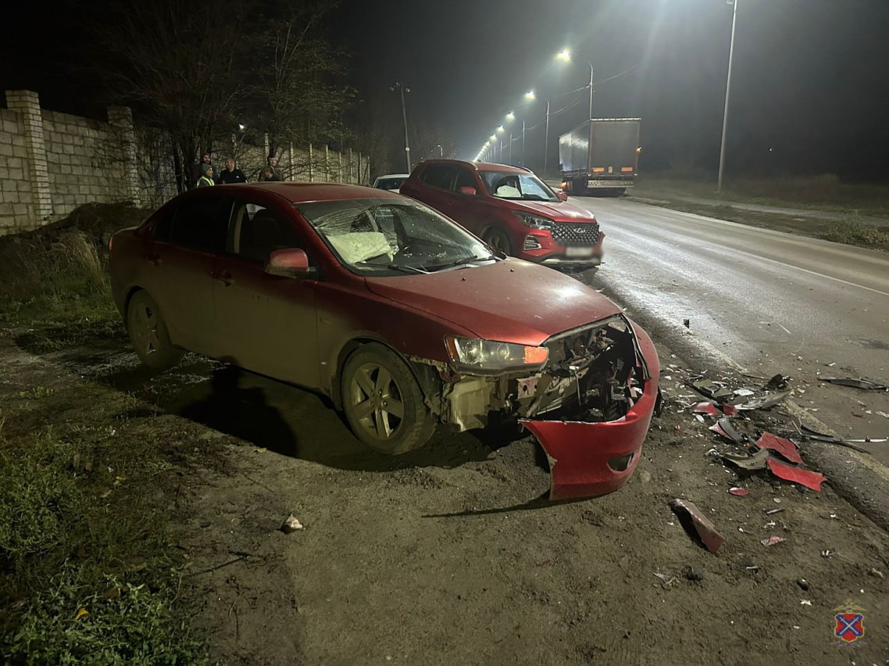 Несовершеннолетнюю увезли в больницу после массового ДТП в Волгограде