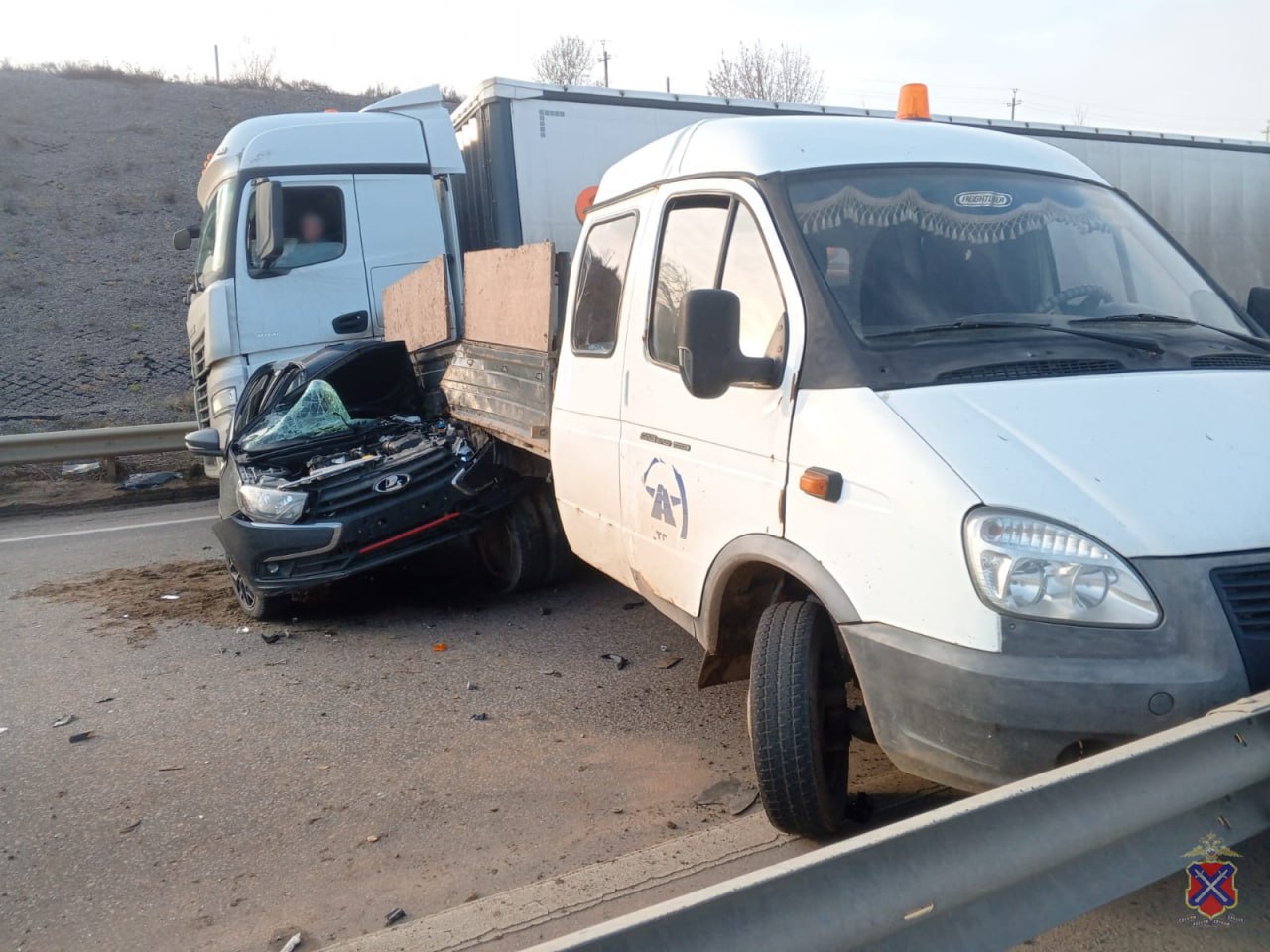 Водитель отечественной легковушки погиб в ДТП под Волгоградом