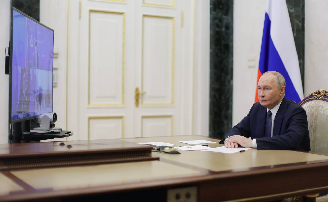 Мощь России: земля с Мамаева кургана передана на строящийся атомный ледокол «Сталинград» Мощь России: земля с Мамаева кургана передана на строящийся атомный ледокол «Сталинград»