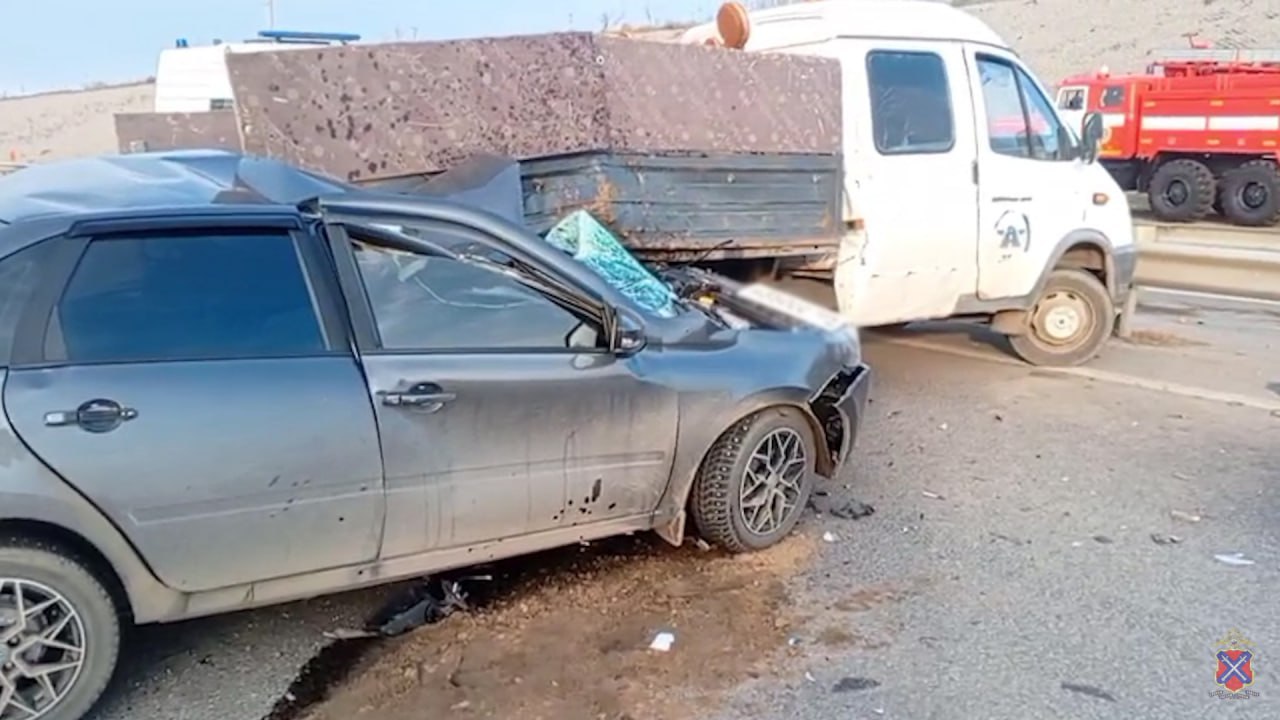 Водитель отечественной легковушки погиб в ДТП под Волгоградом Водитель отечественной легковушки погиб в ДТП под Волгоградом