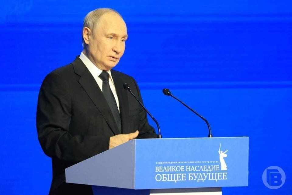 Путин по видеосвязи принял участие в закладке ледокола «Сталинград»