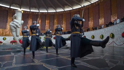 Накануне официального старта строительства атомохода «Сталинград» в Санкт-Петербурге торжественная церемония состоялась в Волгограде